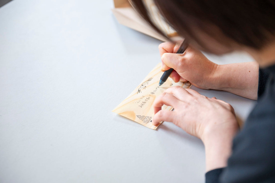 使うたびに、森と、誰かを想う。“信州経木”から生まれた「木の一筆箋」を販売開始
